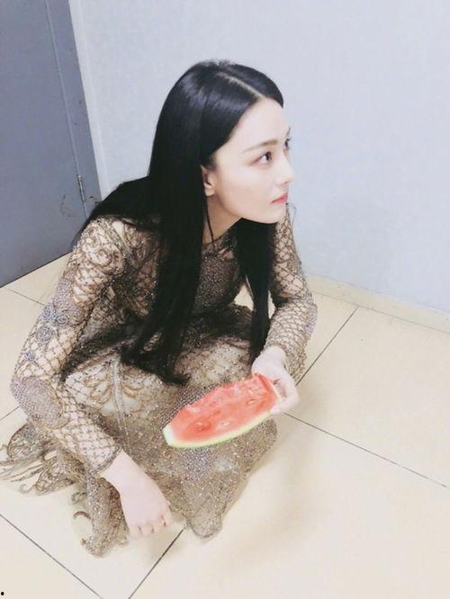 刘晨吃瓜,揭秘娱乐圈幕后故事