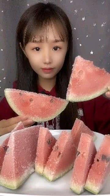 马吃瓜嘎嘣脆,嘎嘣脆声传千里