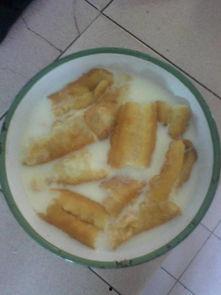 油条豆浆吃瓜,传统早餐新风尚