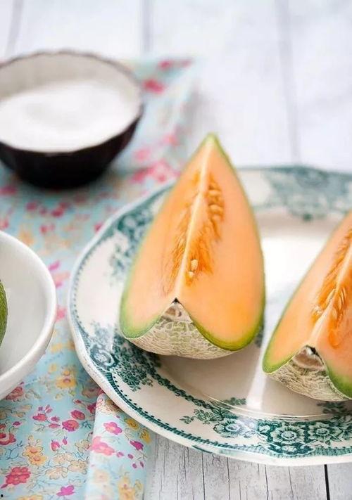 小孩子喜欢吃哈密瓜吗,小孩子的夏日甜蜜诱惑