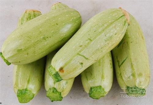 吃瓜喝酒,吃瓜喝酒，品味生活百态