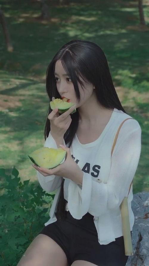 四美女吃瓜,揭秘娱乐圈幕后故事